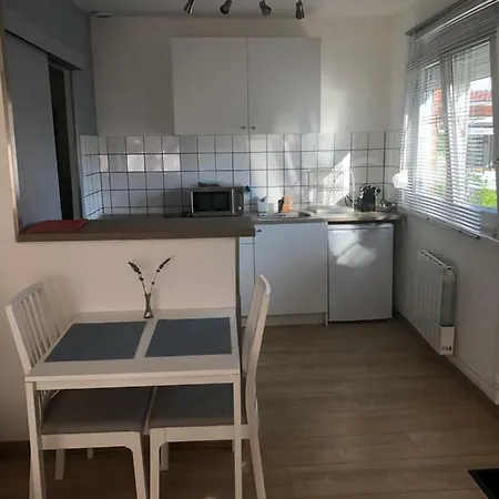 Studio 151 *** * Mouvaux